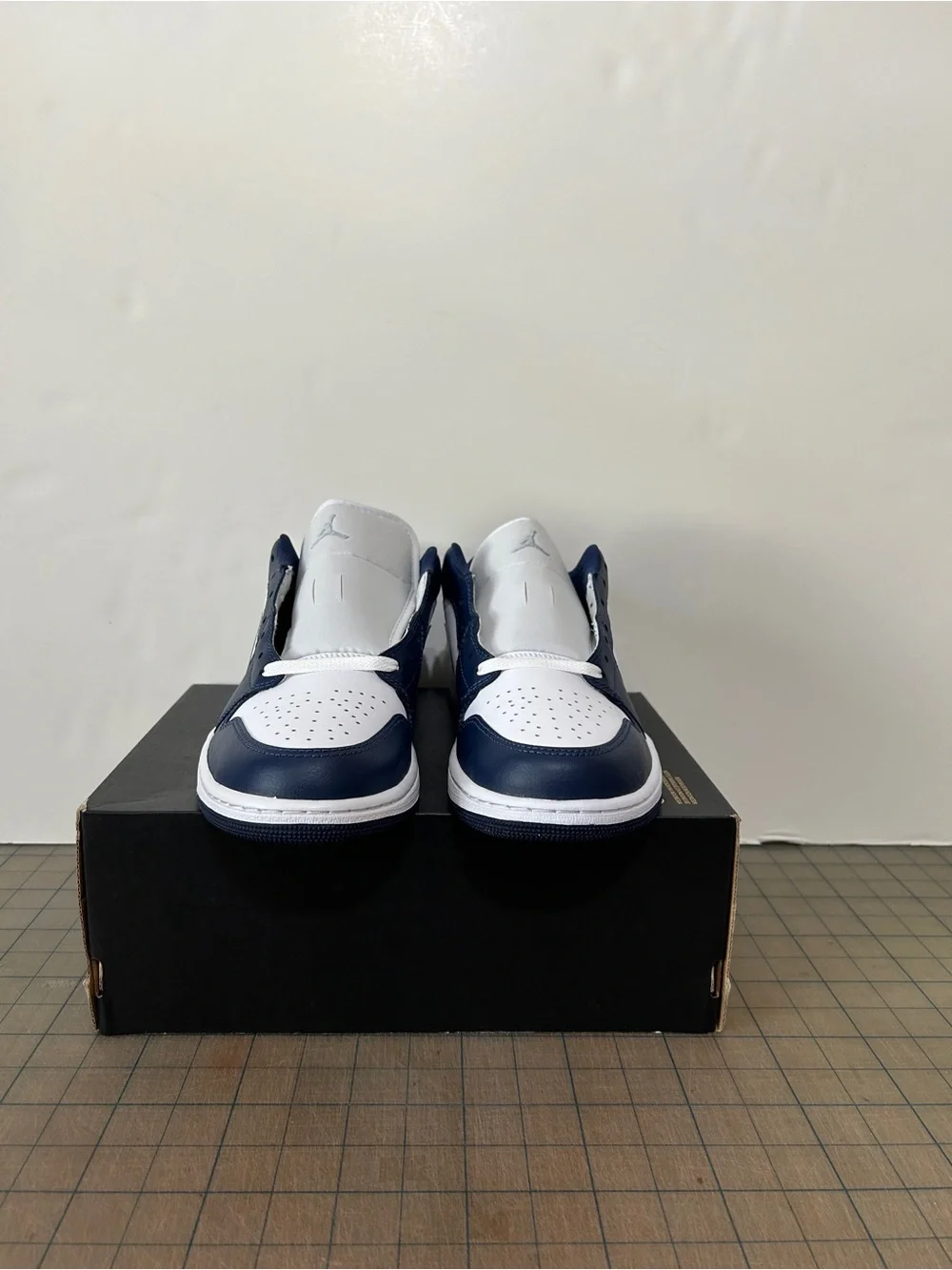 Jordan 1 Low ‘Wolf Grey Midnight Navy’